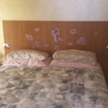 B&B Peschi In Fiore Валеджо-суль-Мінчо Екстер'єр фото