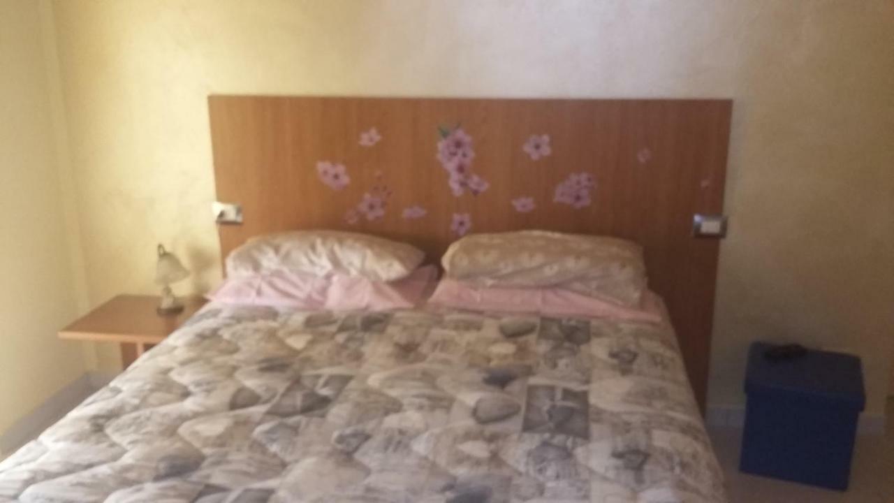 B&B Peschi In Fiore Валеджо-суль-Мінчо Екстер'єр фото