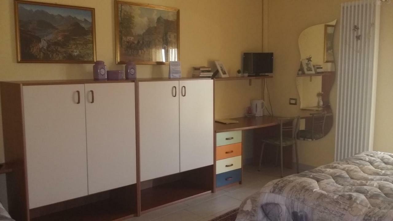 B&B Peschi In Fiore Валеджо-суль-Мінчо Екстер'єр фото